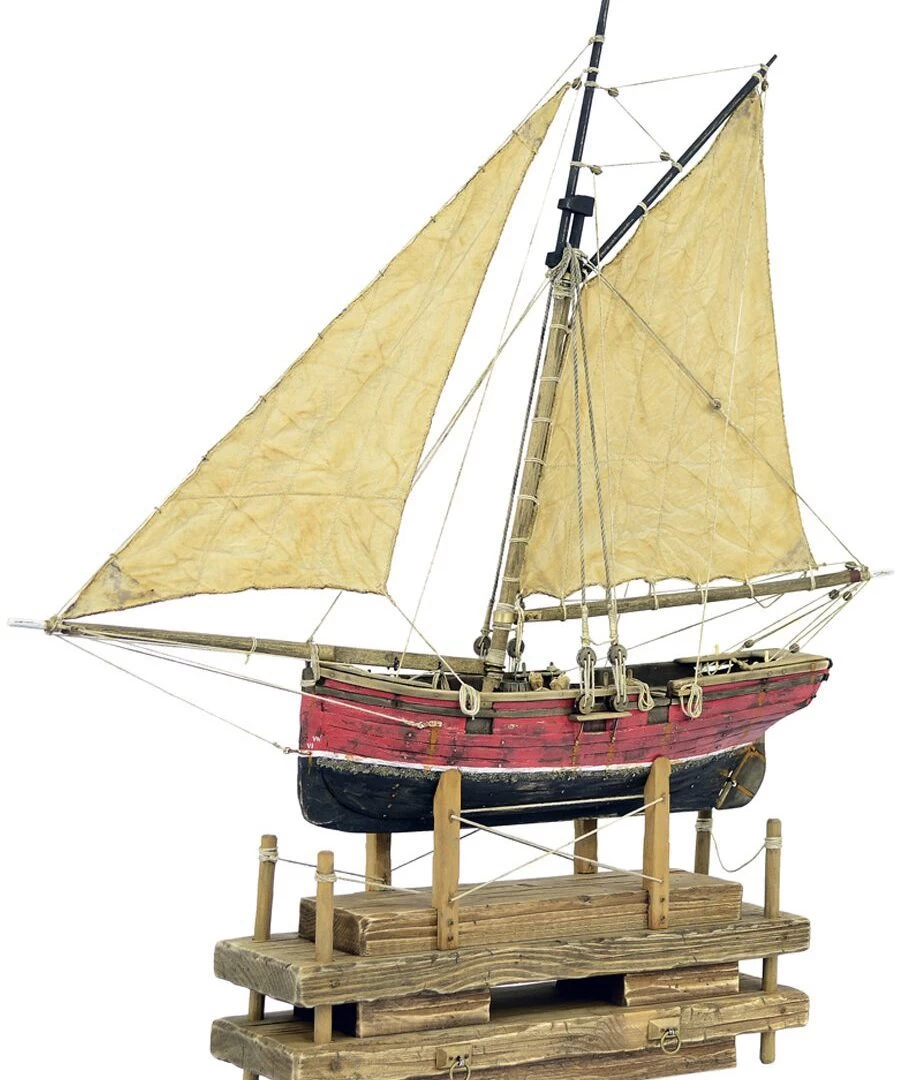 PILOT CUTTER | SAILING BOAT | CHAIKA Red