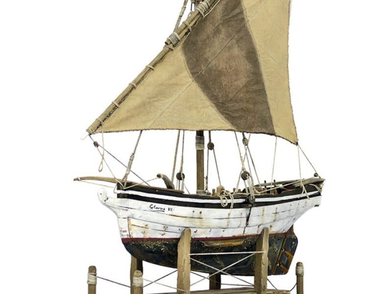 SAILING FISHING BOAT | GLARUS White